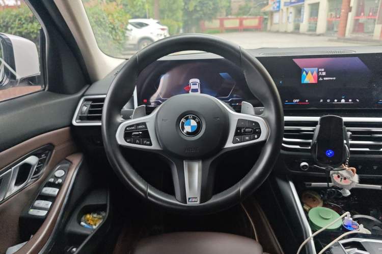 Used BMW 3 Series 2023 320i M Sport Package Steering Wheel
