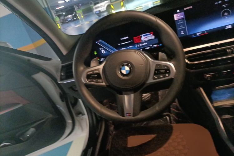 Used BMW 3 Series 2023 325i M Sport Package Steering Wheel