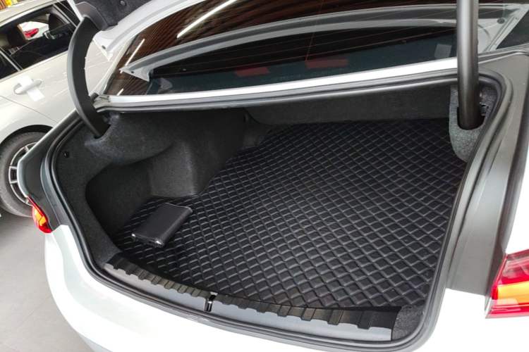 Used BMW 3 Series 2023 325Li M Sport Night Edition Package Trunk