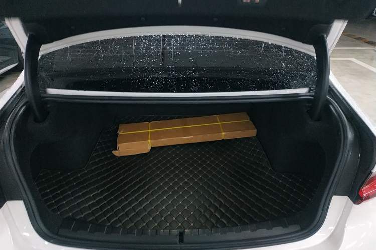 Used BMW 3 Series 2023 325Li M Sport Night Edition Package Trunk