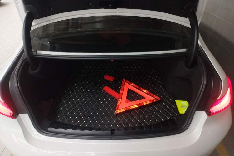 Used BMW 3 Series 2023 325Li M Sport Night Edition Package Trunk