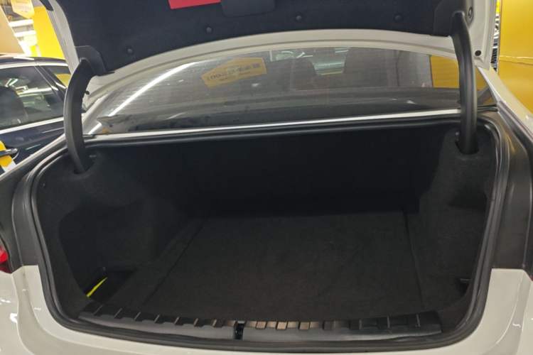 Used BMW 3 Series 2023 325Li M Sport Package Trunk