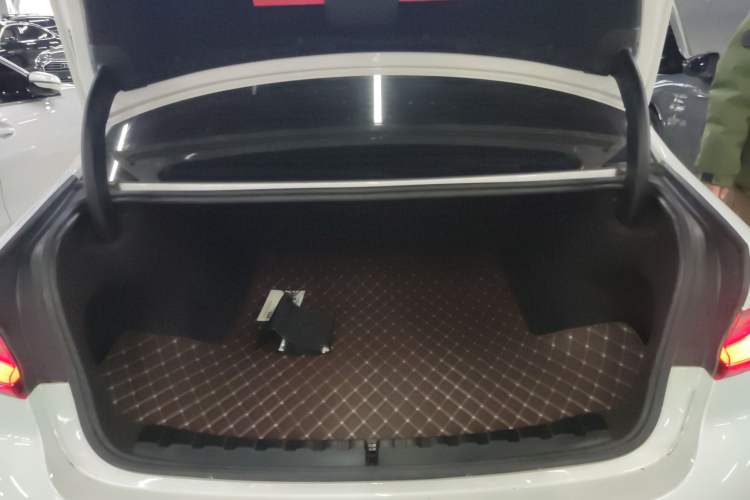 Used BMW 3 Series 2023 325Li M Sport Night Edition Package Trunk