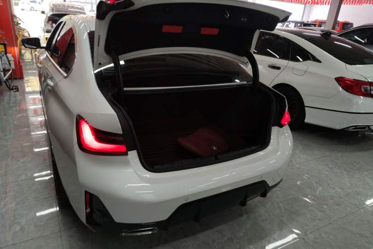 Used BMW 3 Series 2023 325Li M Sport Package Trunk