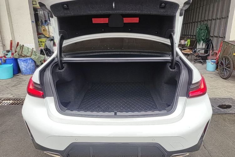 Used BMW 3 Series 2023 320Li M Sport Package Trunk