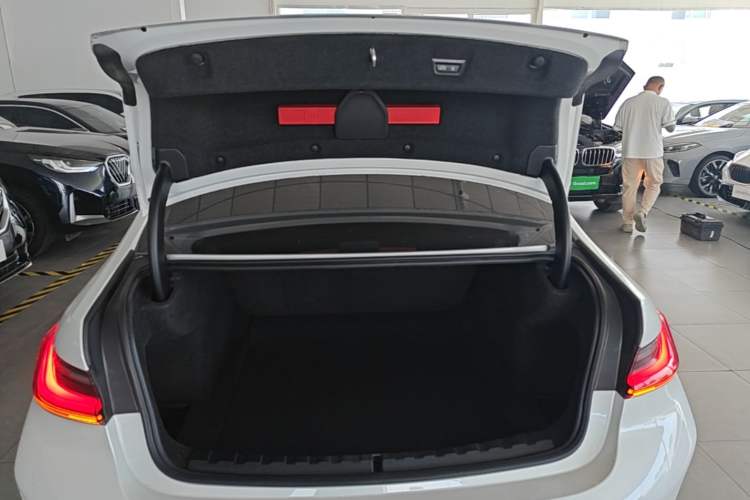 Used BMW 3 Series 2023 325Li M Sport Package Trunk