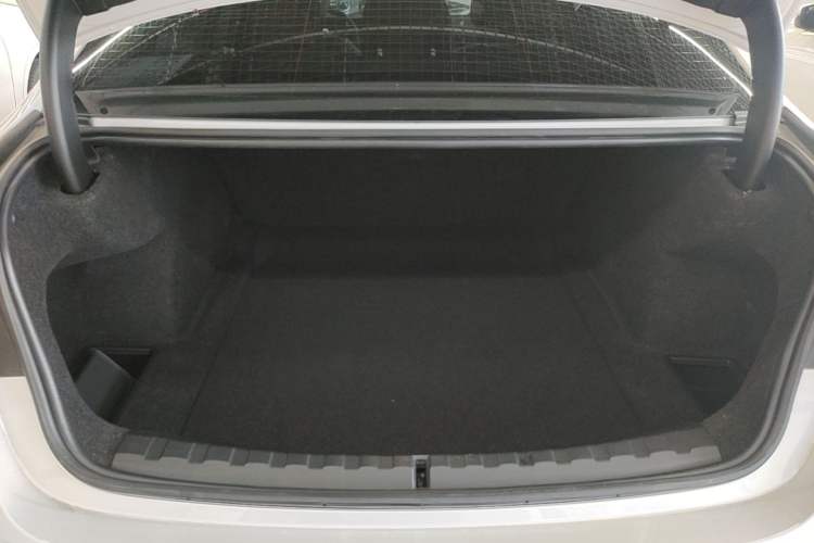 Used BMW 3 Series 2023 325i M Sport Package Trunk