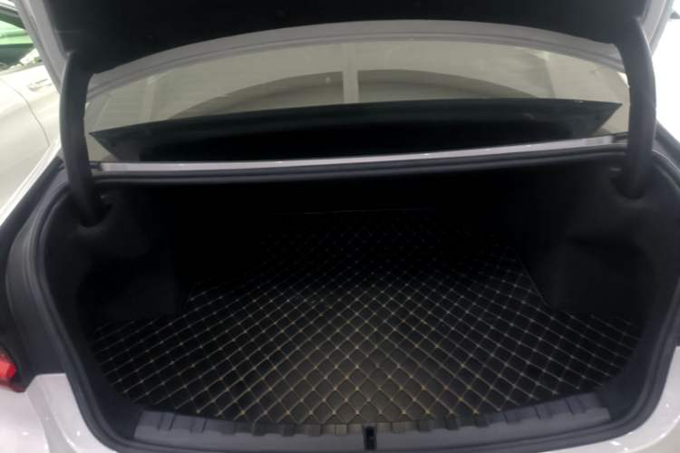 Used BMW 3 Series 2023 325i M Sport Package Trunk