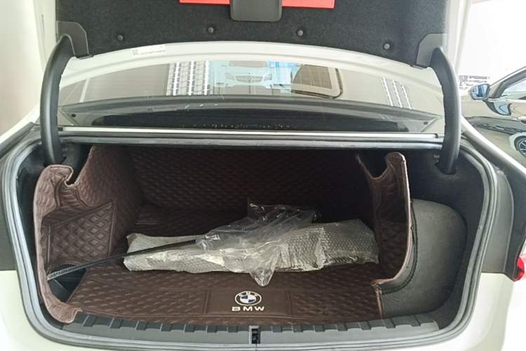 Used BMW 3 Series 2023 325Li M Sport Package Trunk