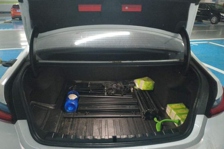 Used BMW 3 Series 2023 325i M Sport Package Trunk