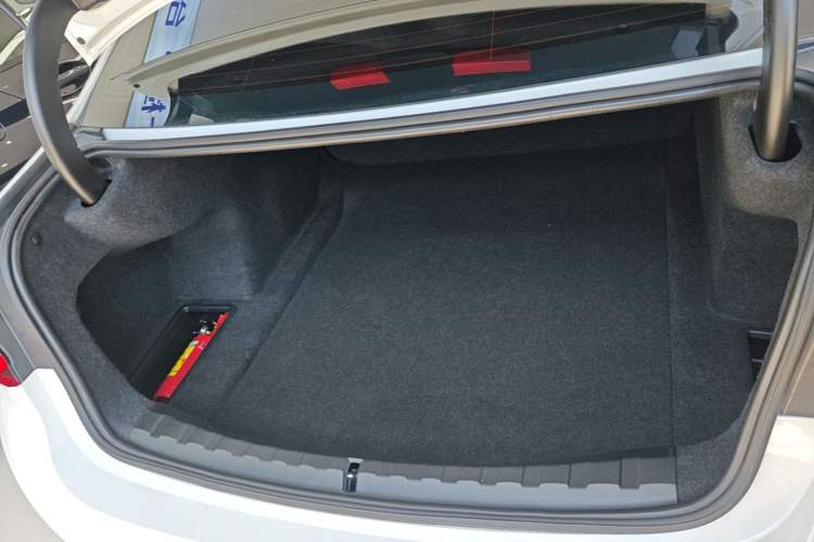 Used BMW 3 Series 2023 325Li M Sport Night Edition Package Trunk