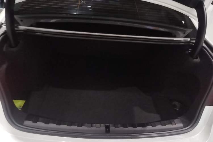 Used BMW 3 Series 2023 325i M Sport Package Trunk