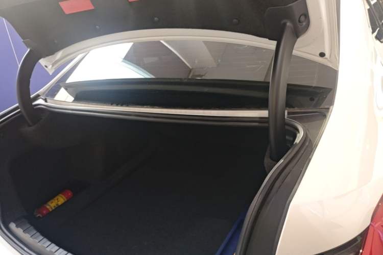 Used BMW 3 Series 2023 325i M Sport Package Trunk