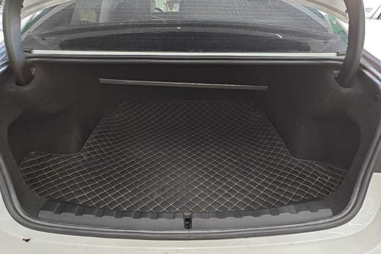Used BMW 3 Series 2023 325Li M Sport Package Trunk