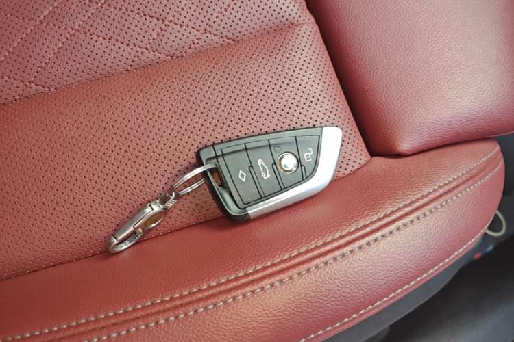 Used BMW 3 Series 2023 325i M Sport Package Vehicle Key