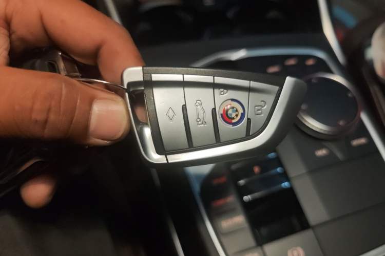 Used BMW 3 Series 2023 325i M Sport Package Vehicle Key