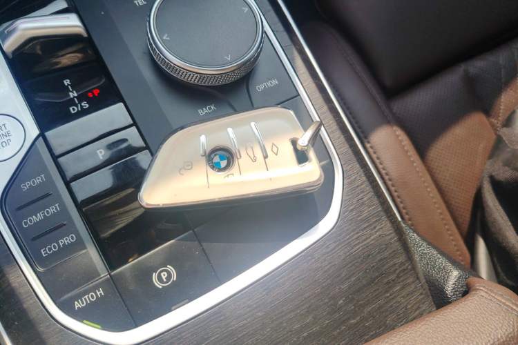 Used BMW 3 Series 2023 325i M Sport Package Vehicle Key