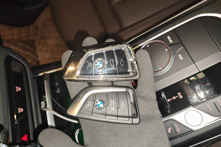 Used BMW 3 Series 2023 325i M Sport Package Vehicle Key