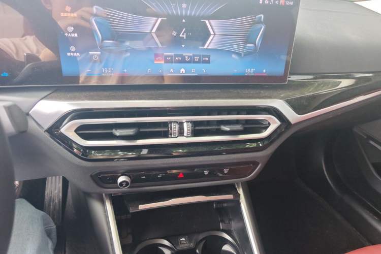 Used BMW 3 Series 2024 325Li M Sport Package Audio And AC Panel