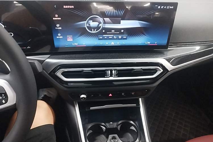 Used BMW 3 Series 2024 325Li M Sport Package Audio And AC Panel