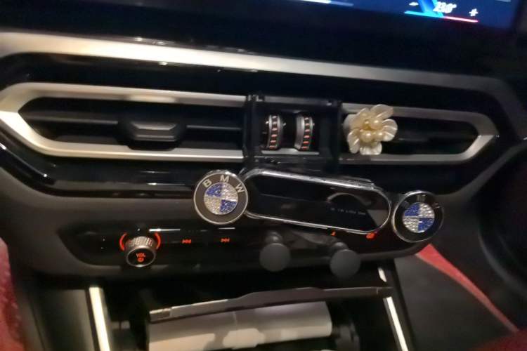 Used BMW 3 Series 2024 325i M Sport Night Edition Package Audio And AC Panel