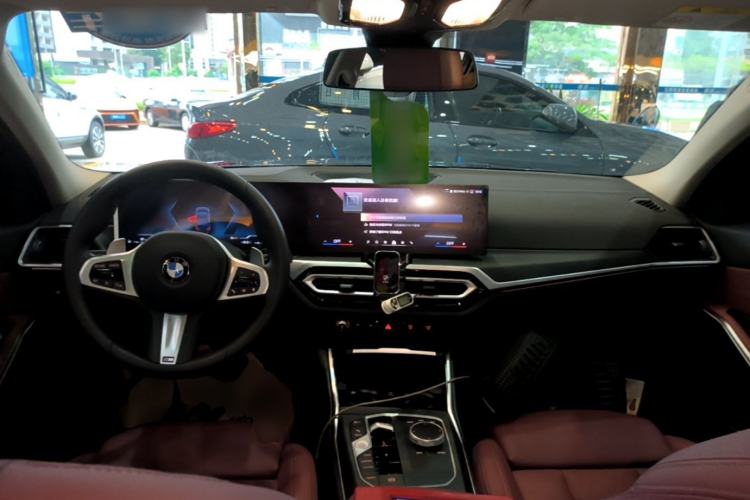Used BMW 3 Series 2024 325i M Sport Package Center Console