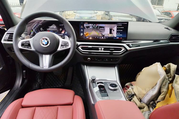 Used BMW 3 Series 2024 330i M Sport Night Edition Package Center Console