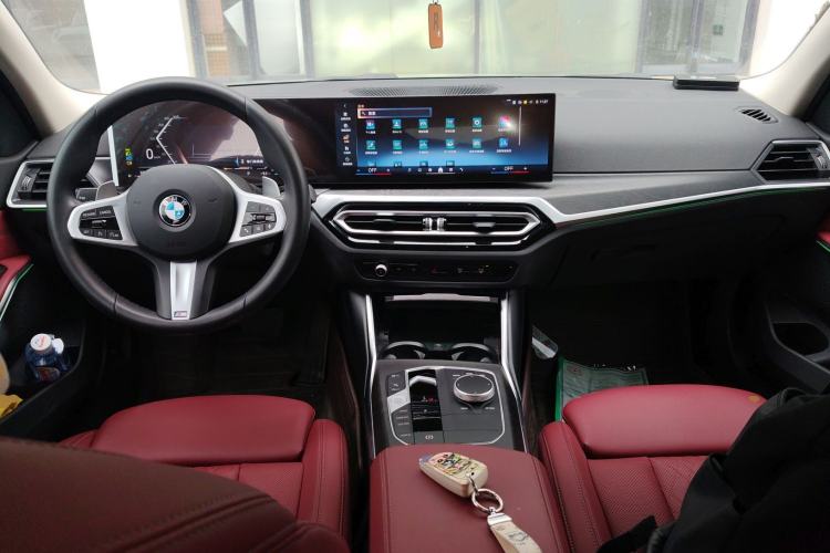 Used BMW 3 Series 2024 325i M Sport Package Center Console