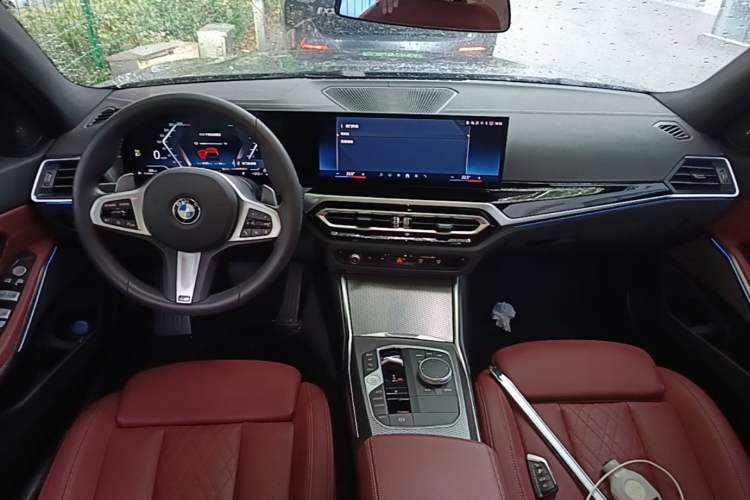 Used BMW 3 Series 2024 325i M Sport Night Edition Package Center Console
