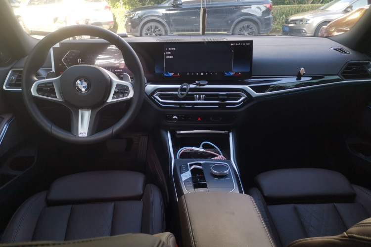 Used BMW 3 Series 2024 325i M Sport Night Edition Package Center Console