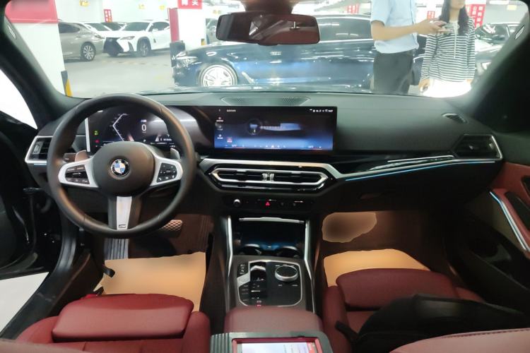 Used BMW 3 Series 2024 325i M Sport Night Edition Package Center Console