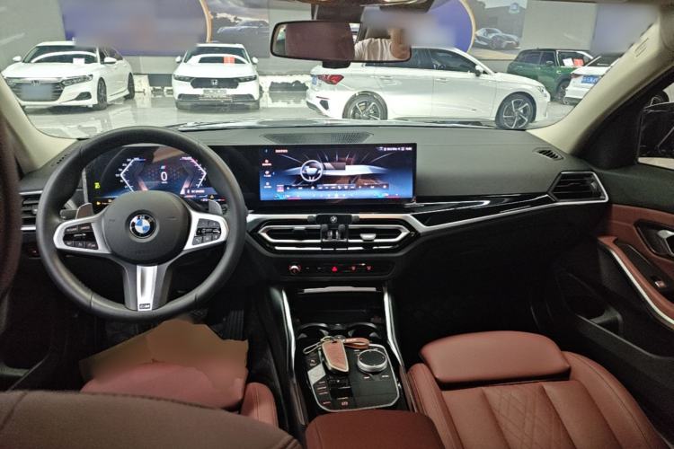 Used BMW 3 Series 2024 320Li M Sport Package Center Console