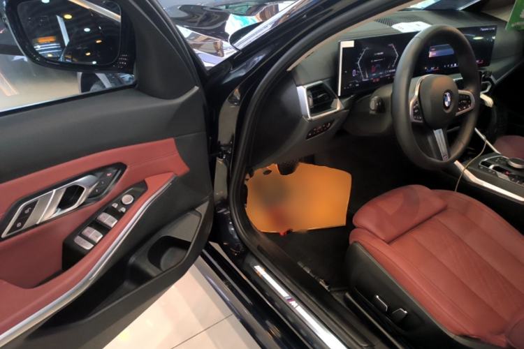 Used BMW 3 Series 2024 325i M Sport Package Driver Seat