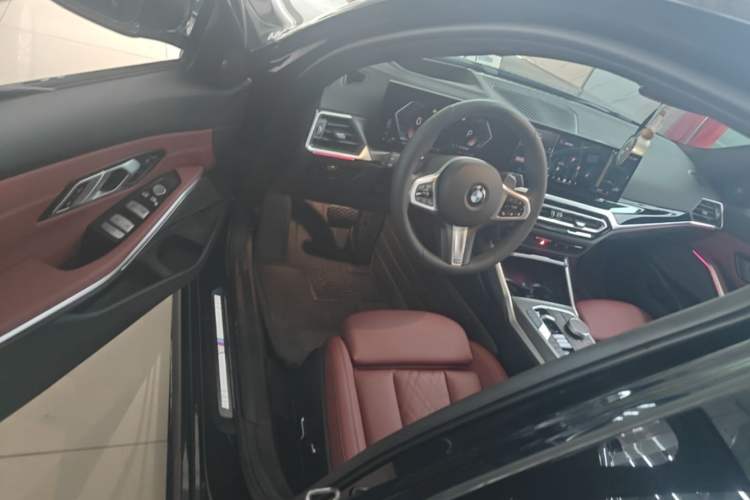 Used BMW 3 Series 2024 330i M Sport Night Edition Package Driver Seat