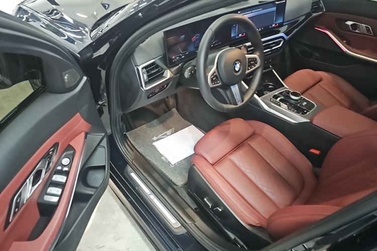 Used BMW 3 Series 2024 325i M Sport Night Edition Package Driver Seat