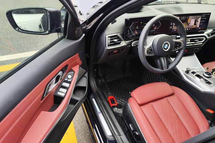 Used BMW 3 Series 2024 330i M Sport Night Edition Package Driver Seat