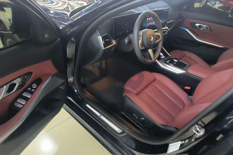 Used BMW 3 Series 2024 325i M Sport Night Edition Package Driver Seat