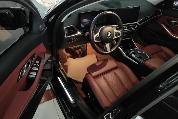 Used BMW 3 Series 2024 320Li M Sport Package Driver Seat