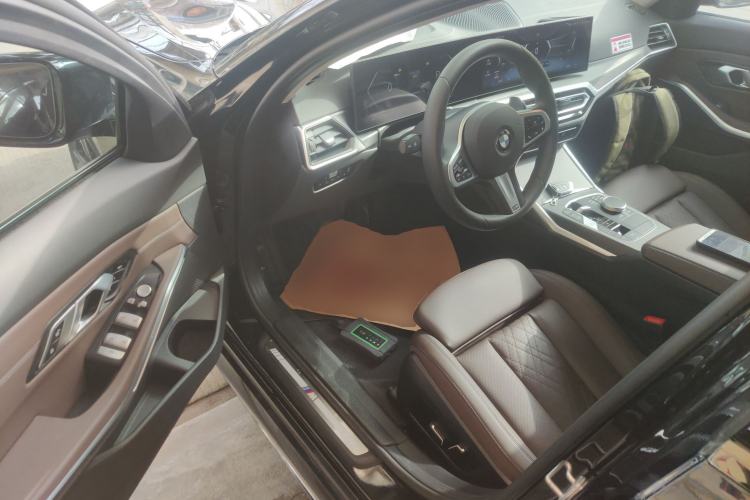 Used BMW 3 Series 2024 325i M Sport Package Driver Seat