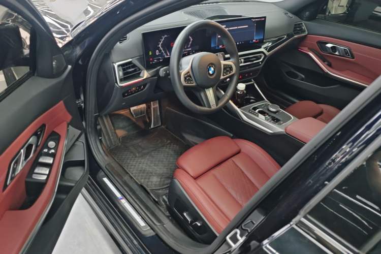Used BMW 3 Series 2024 325i M Sport Night Edition Package Driver Seat