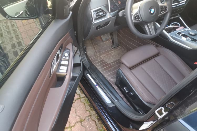Used BMW 3 Series 2024 325i M Sport Night Edition Package Driver Seat