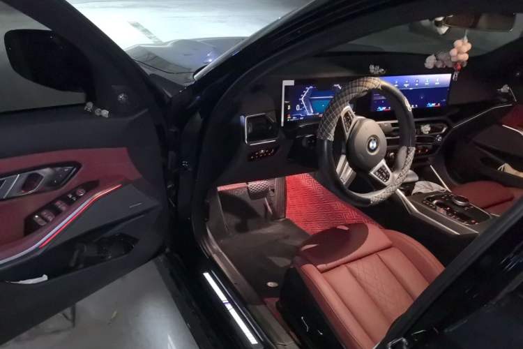 Used BMW 3 Series 2024 325i M Sport Night Edition Package Driver Seat