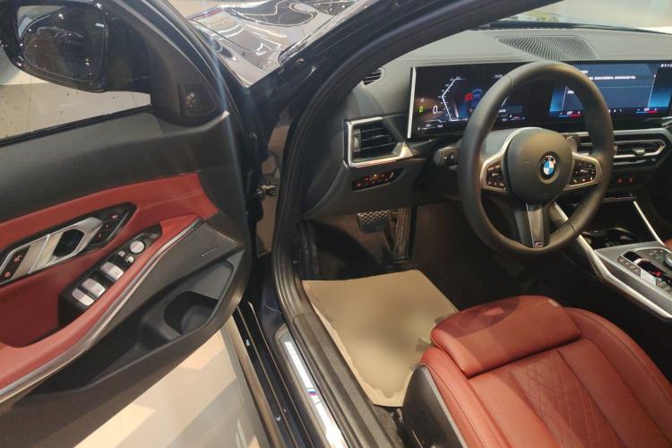 Used BMW 3 Series 2024 325i M Sport Night Edition Package Driver Seat