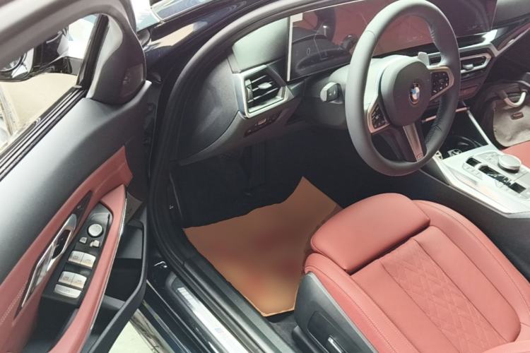 Used BMW 3 Series 2024 325i M Sport Night Edition Package Driver Seat