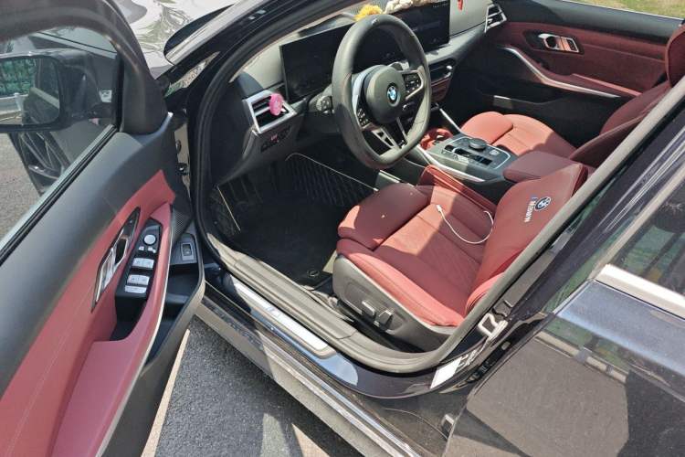 Used BMW 3 Series 2024 325i M Sport Night Edition Package Driver Seat