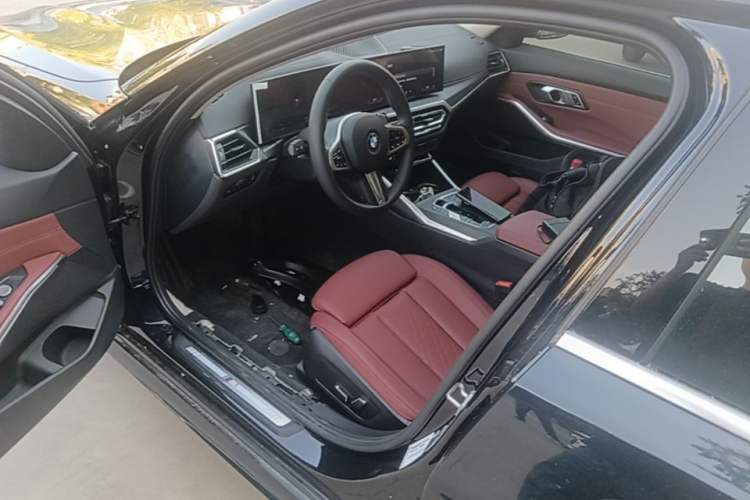 Used BMW 3 Series 2024 325i M Sport Package Driver Seat