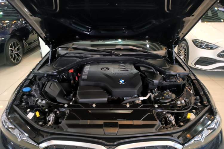 Used BMW 3 Series 2024 325i M Sport Package Engine Bay