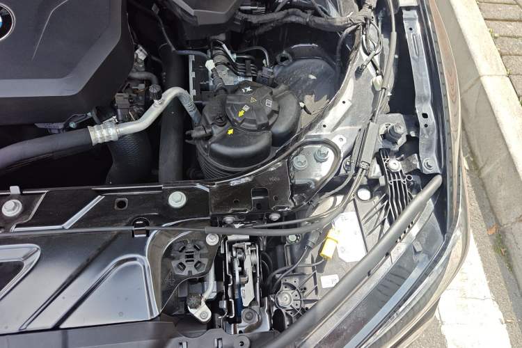 Used BMW 3 Series 2024 325Li M Sport Night Edition Package Engine Bay Left