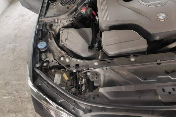 Used BMW 3 Series 2024 325Li M Sport Package Engine Bay Right