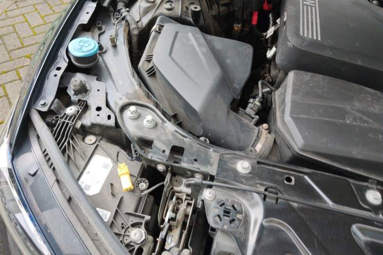 Used BMW 3 Series 2024 325Li M Sport Package Engine Bay Right